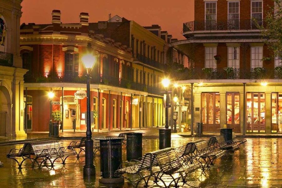New Orleans: Five-in-One City Walking Tour - Meeting on Bourbon Street, and where to wait so you do not miss the start