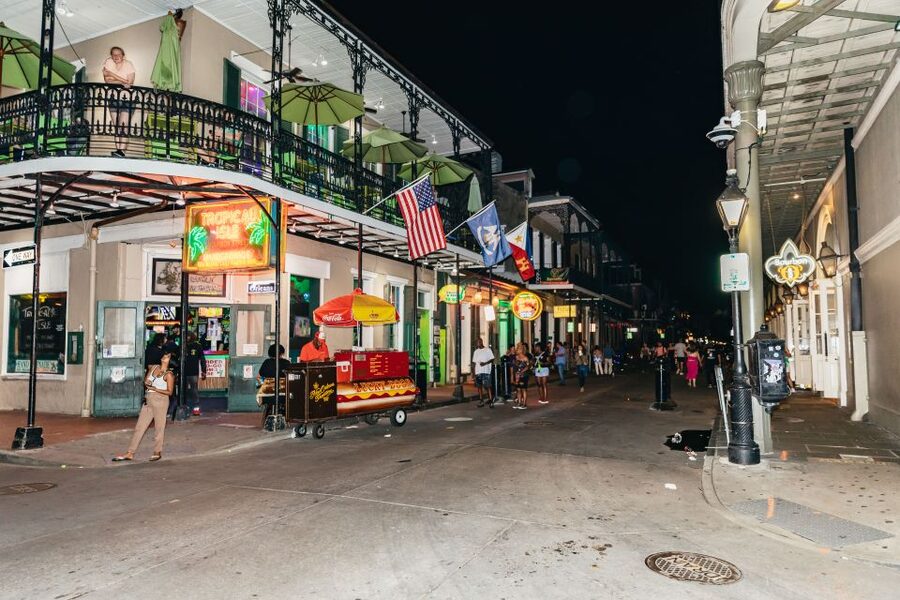 New Orleans: French Quarter Ghost Tour with Interior Visit - Jackson Square and Muriel’s Jackson Square: Why the route starts in the loudest center