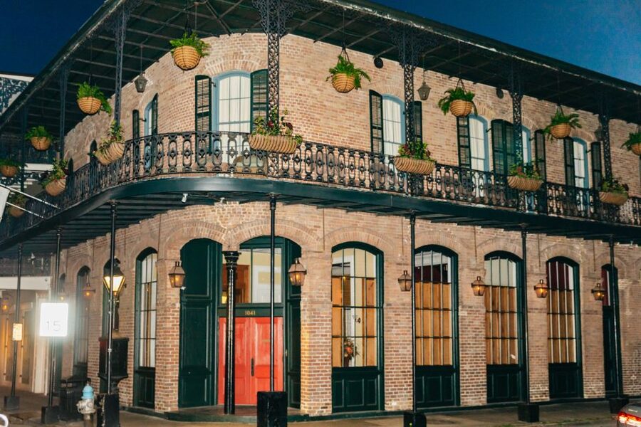 New Orleans: French Quarter Sightseeing Carriage Ride - Why a mule carriage is the smart French Quarter move
