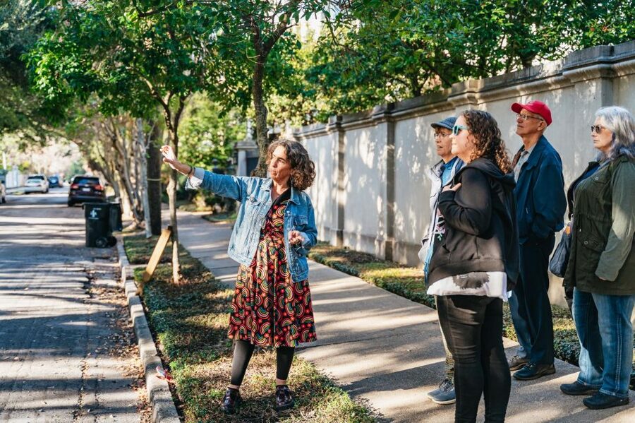 New Orleans: Garden District Guided Walking Tour - Tree-Lined Streets and Antebellum-Style Architecture With a Story Behind It