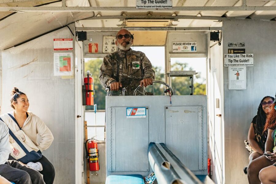 New Orleans: Guided Swamp Cruise by Tour Boat - Photos and the “best seat” question