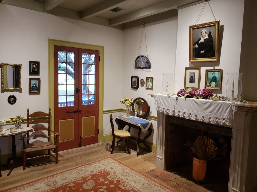 New Orleans: Laura Creole Plantation Guided Tour - Slave cabins and the 1840s stories recorded there