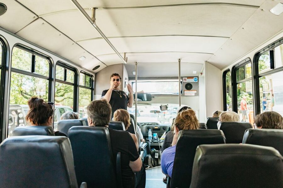 New Orleans: Sightseeing Bus Tour - The French Quarter and Frenchmen Street, but with context