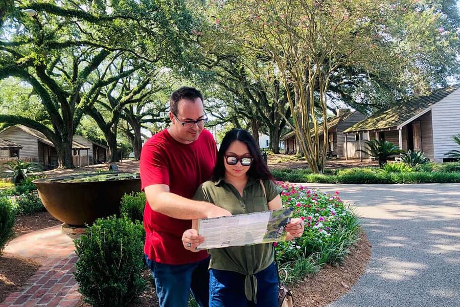 New Orleans: Swamp Boat Ride & Oak Alley Plantation Tour - Oak Alley grounds: self-guided stops that add context, including slavery exhibits