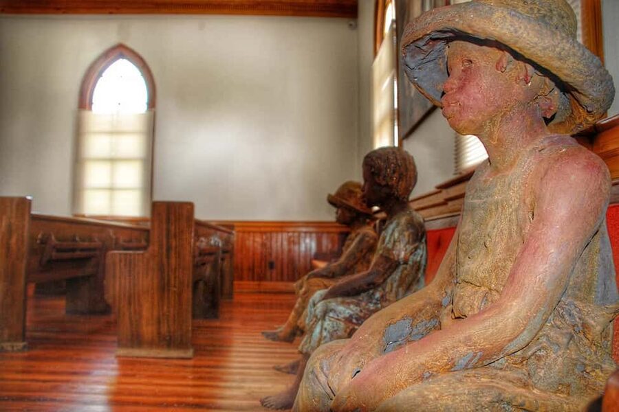New Orleans: Whitney Plantation Tour with Transportation - What you’ll actually see: memorial art, restored buildings, and outbuildings