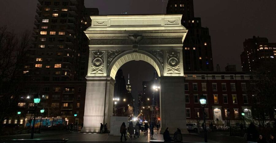 New York City: Gangsters and Ghosts 2-Hour Walking Tour - West Village haunted houses: spooky stories that still feel like history