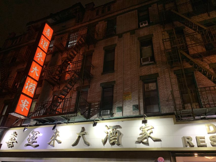 New York City: Gangsters and Ghosts 2-Hour Walking Tour - Meeting at Worth and Mulberry, and walking smarter than you think