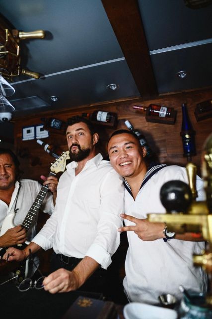 New York City: Gourmet Dinner Cruise with Live Music - The Dinner: Private-Table Service and the Multi-Course Meal
