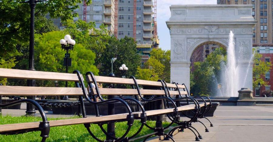 New York City: Greenwich Village Guided Walking Tour - Two start options, then it’s straight into Washington Square Park