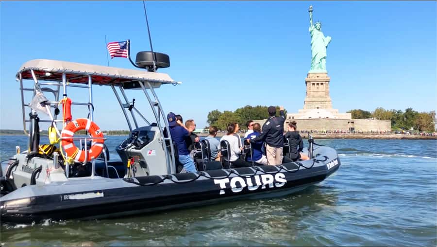 New York City: Harbor Speedboat Tour - Who should book, and who should skip this speedboat ride