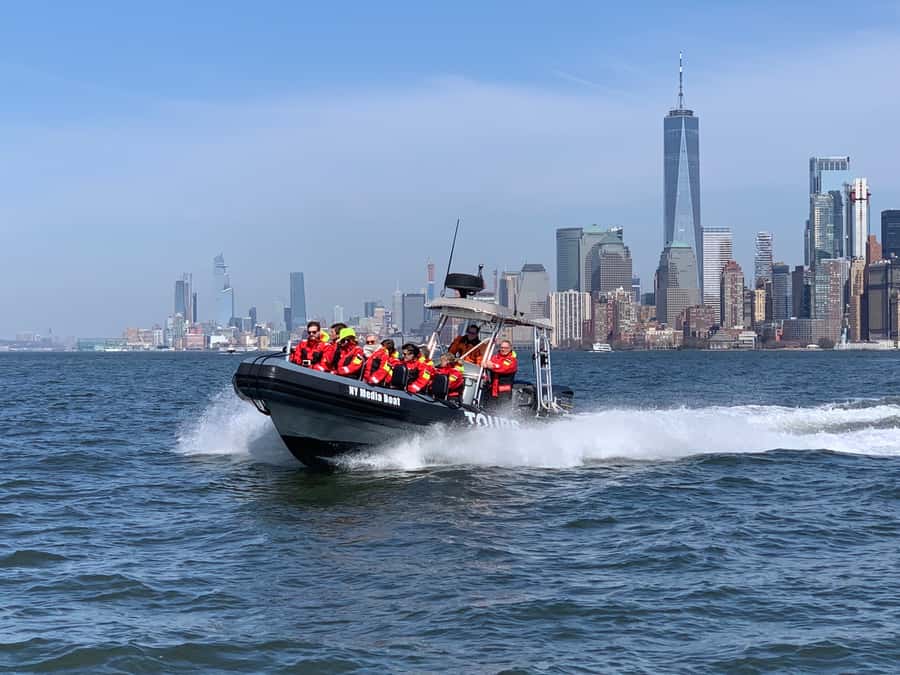 New York City: Harbor Speedboat Tour - Price and value for a $99, one-hour harbor speedboat