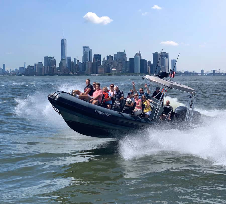 New York City: Harbor Speedboat Tour - What to wear and how to set yourself up for better photos