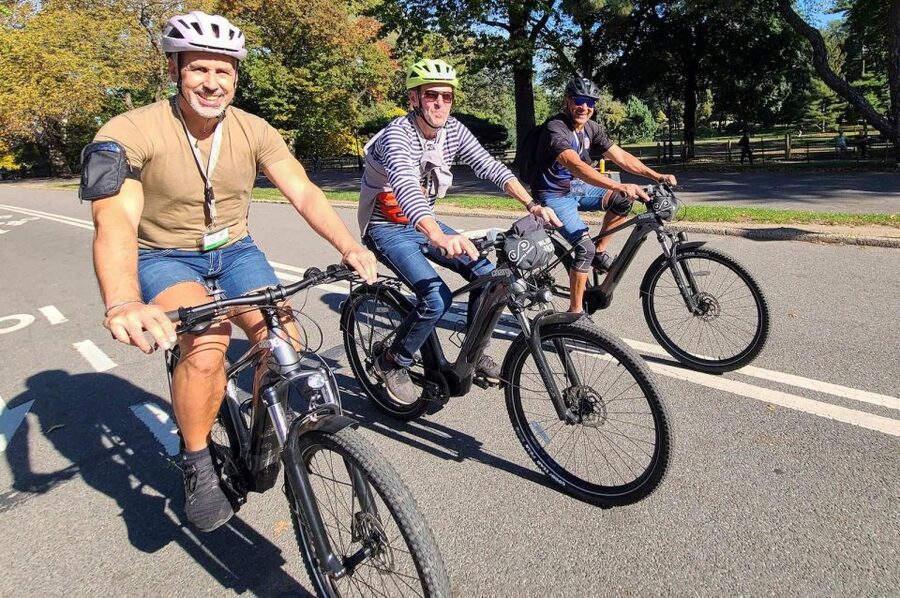 New York City: Highlights of Central Park Bike or eBike Tour - A smart route plan from Shakespeare Garden to Bethesda Terrace
