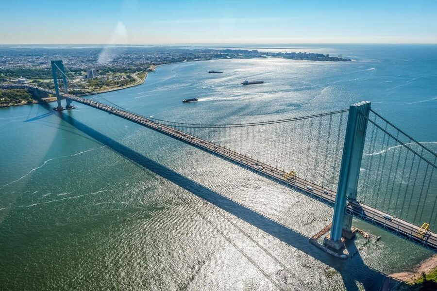 New York City: Manhattan Helicopter Tour - Central Park turnaround: a clear aerial map of Midtown