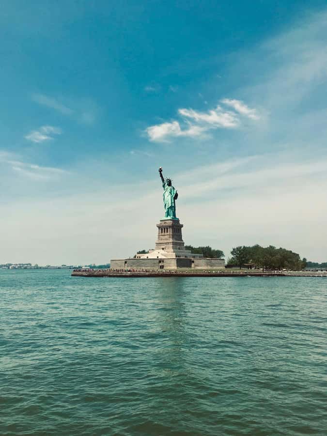 New York City: Statue of Liberty & Ellis Island Guided Tour - Ferry to Liberty Island: views are worth it, crowds are the tradeoff