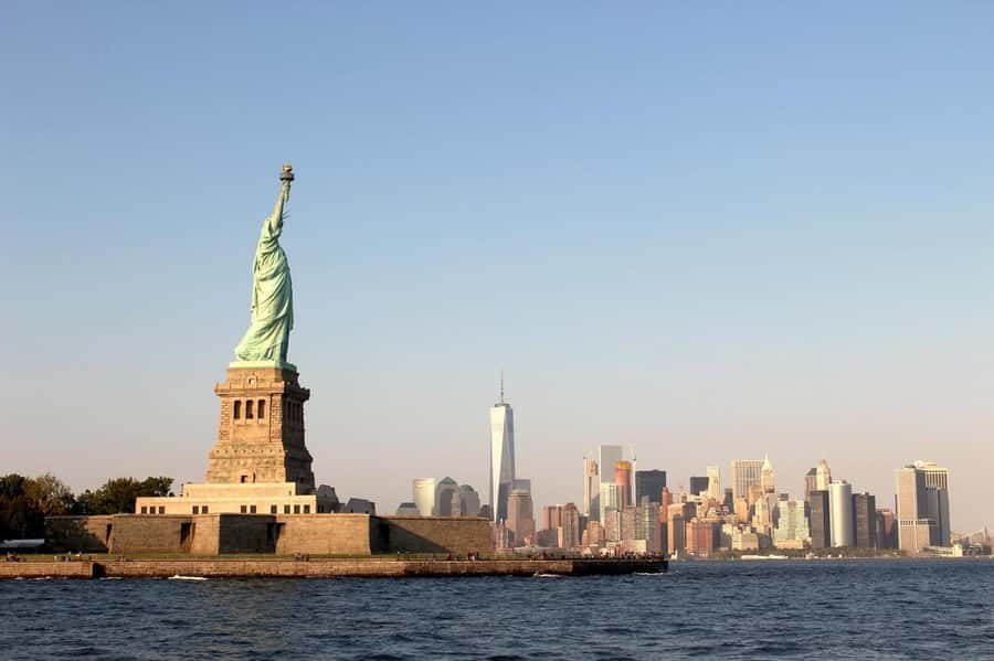 New York City: Statue of Liberty & Ellis Island Guided Tour - Guide versus audio: Basic, Classic, Premium, and how to choose