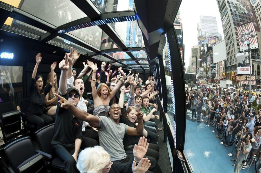 New York City: The Ride Interactive Bus Tour - Street performers plus On Air interaction: the clever part