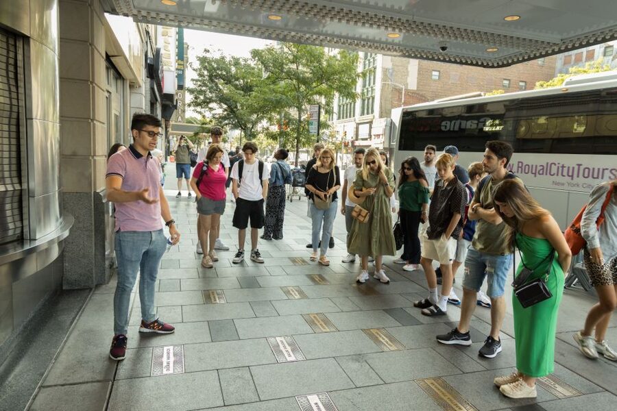 New York City: Tour of Manhattan, Bronx, Queens & Brooklyn - Harlem and the Apollo Theater area, plus Shakespeare Steps