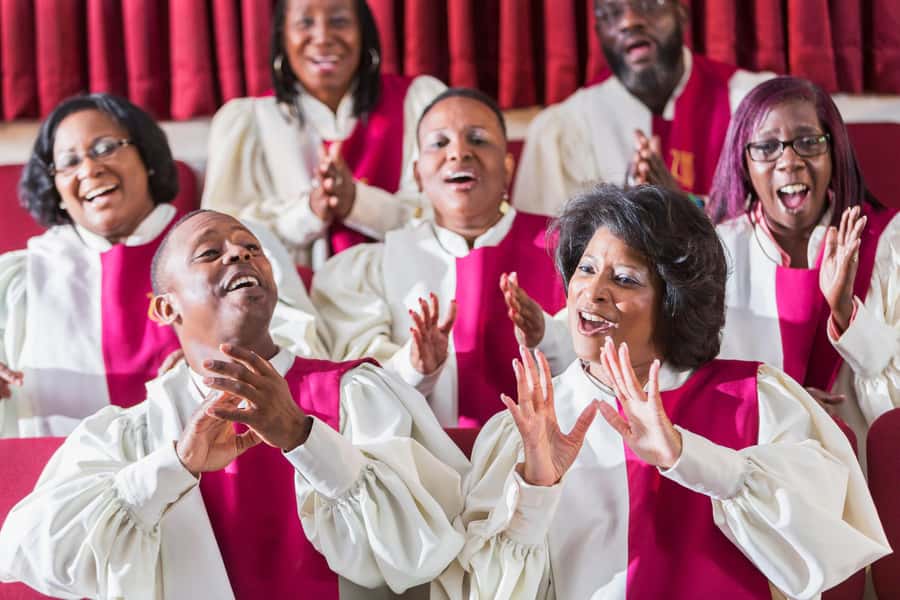 New York: Harlem Tour and Sunday Gospel Mass - Murals and Music Stories on Foot