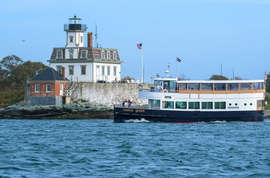 Newport, Rhode Island: Scenic Narragansett Bay Cruise - Live guide commentary that keeps the ride from feeling scripted