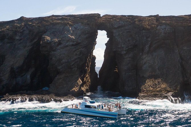Ni'ihau and Na Pali Coast Snorkel Boat Tour - Niihau, the forbidden island: wildlife odds and cultural stories