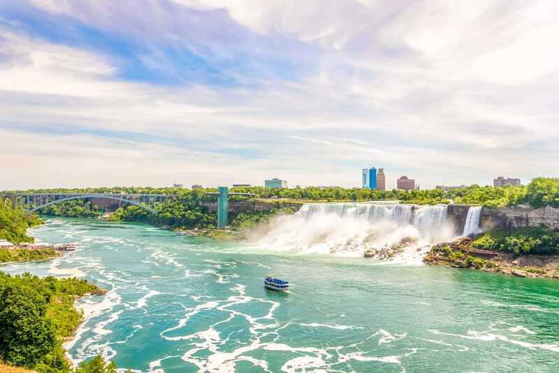 Niagara Falls: Canadian Side Day Trip with Maid of The Mist - Guides and the “small timing” that makes or breaks the day