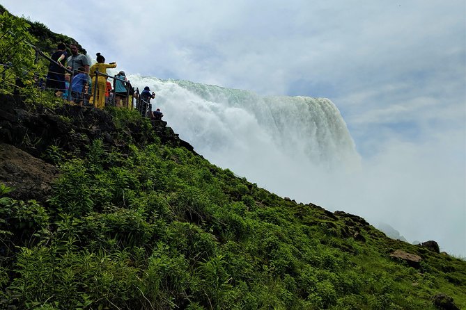 Niagara Falls in 1 Day: Tour of American and Canadian Sides - Stop-by-stop: the falls circuit from Canada to the American viewpoints