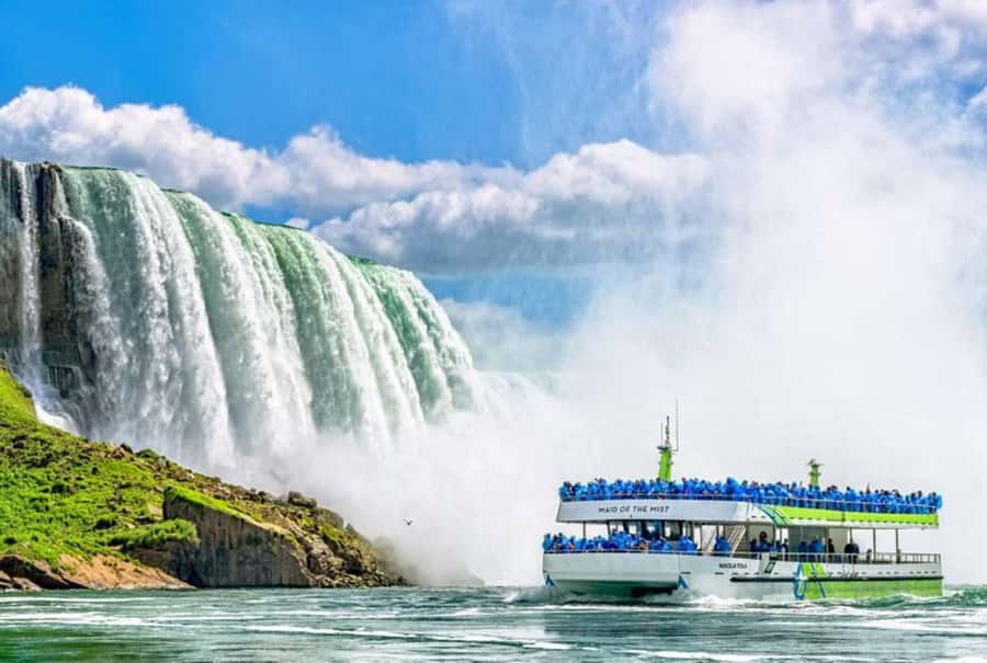 Niagara Falls: Maid of the Mist & Cave of the Winds Tour - Maid of the Mist boat: feeling the Horseshoe Canadian Falls