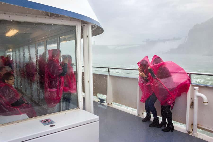 Niagara Falls: Maid of the Mist & Cave of the Winds Tour - A quick pause at Nikola Tesla Monument