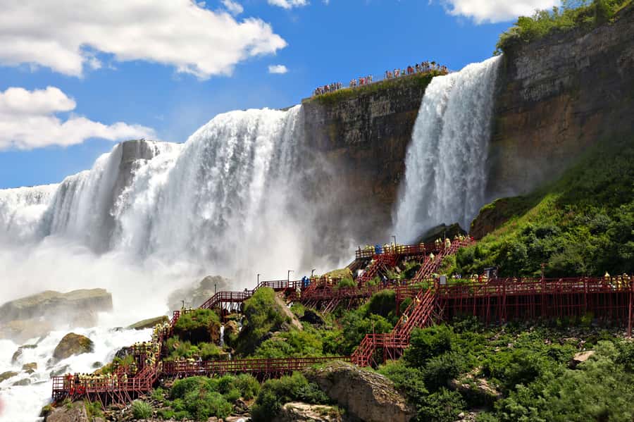 Niagara Falls, USA: All Inclusive Maid Of Mist Boat Tour - Maid of the Mist boat cruise: the signature experience, but seasonal
