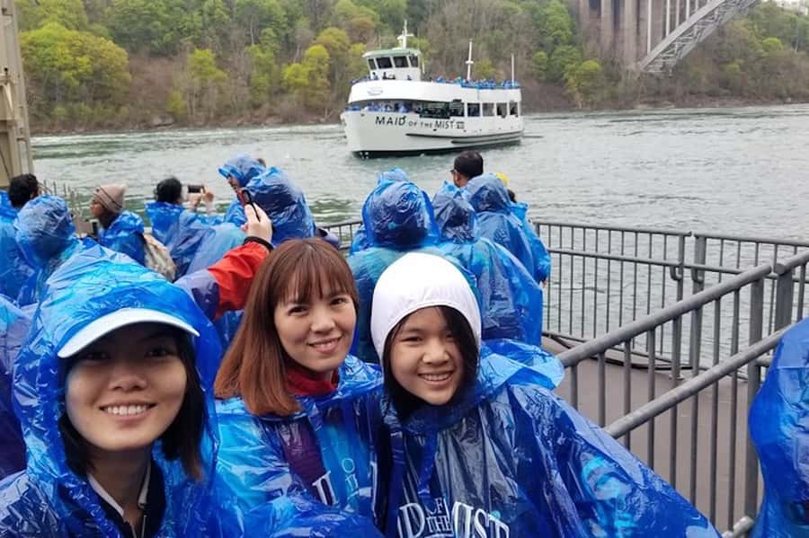 Niagara Falls, USA: Guided Tour with Maid of the Mist Cruise - What to bring: small choices that make the mist day easier