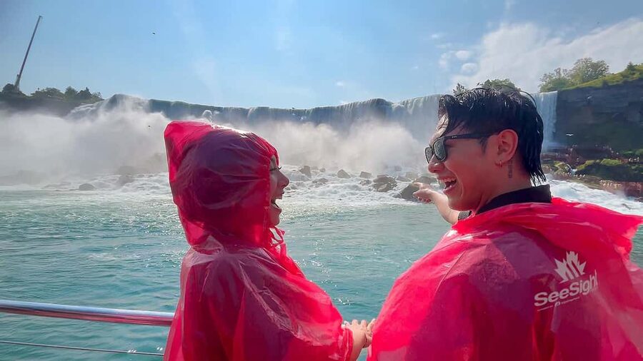 Niagara Falls: Walking Tour, Journey Behind Falls, & Cruise - Walking Niagara by foot: the value of a guided route