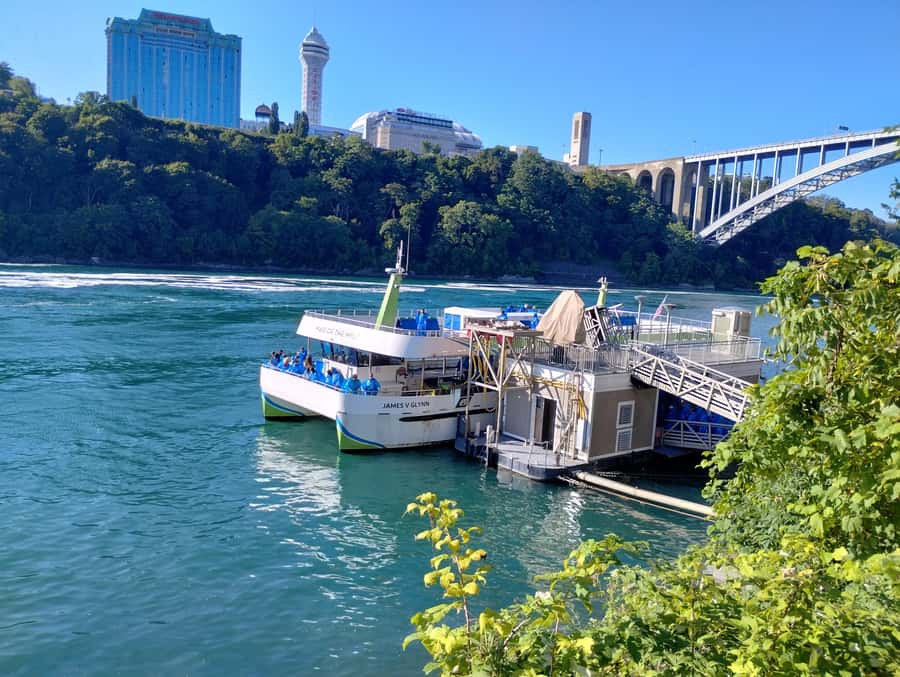 Niagra Falls, USA Side: Boat, Cave and Shuttle pass Tour - Starting at Hard Rock Cafe, then rolling into Niagara Falls State Park