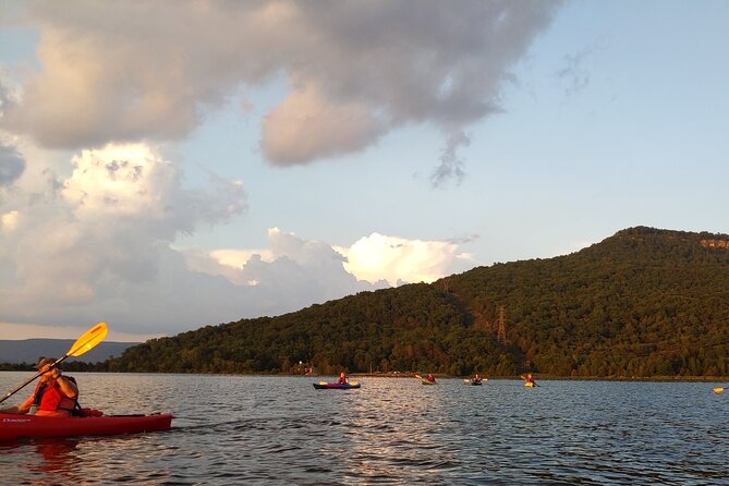 Nickajack Bat Cave Kayak Tour with Chattanooga Guided Adventures - Listening to the Story: History, Bats, and White-Nose Syndrome