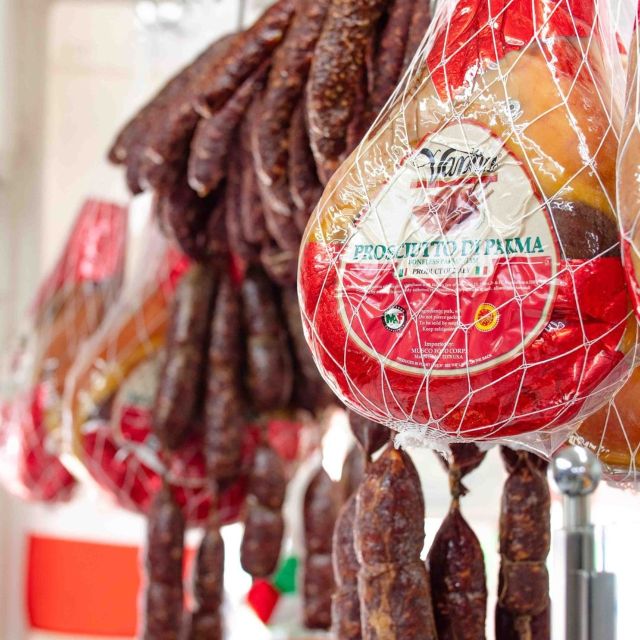 NYC: Chinatown & Little Italy Food Tour with 8 Tastings - Meeting point and the walk: plan your energy, not your lunch