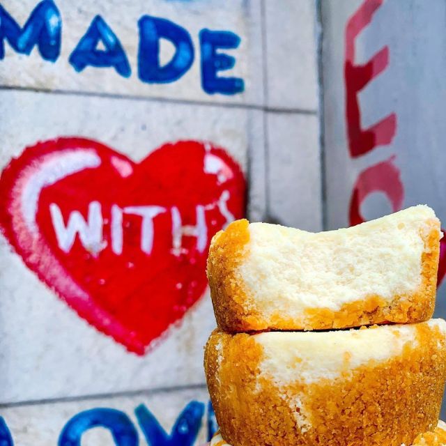 NYC: Chinatown & Little Italy Food Tour with 8 Tastings - The bakery stop: the sweet reset you didn’t know you needed