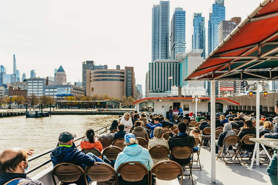 NYC: Circle Line 2.5 Hour Best of NYC Boat Cruise - Time Plan: How 2.5 Hours Moves at a Good Pace
