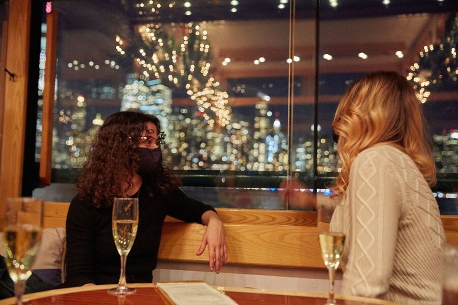 NYC: City Lights Yacht Cruise with Drink Included - Chelsea Piers Pier 62: Getting on the boat without stress