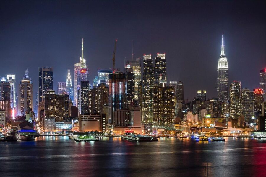 NYC: City Skyline Sightseeing MiniBus Tour at Night - Key things that make this tour work