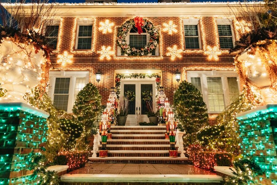 NYC: Dyker Heights Christmas Lights & Skyline View Bus Tour - Dyker Heights Christmas lights and why this Brooklyn neighborhood works