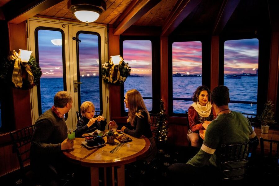 NYC: Holiday Yacht Cruise with Jazz, Cocoa & Carols - Yacht Manhattan vs Manhattan II: Seating, Space, and Views