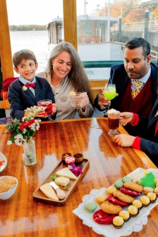 NYC: Holiday Yacht Cruise with Jazz, Cocoa & Carols - Should You Book This NYC Holiday Yacht Cruise?