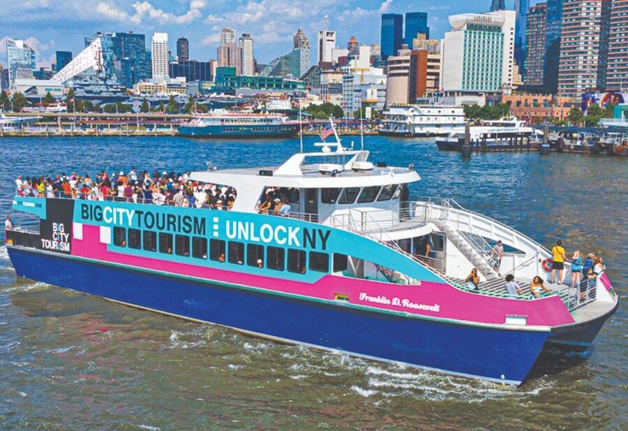 NYC: Manhattan & Statue of Liberty Cruise with Shuttle Bus - The guide makes or breaks the experience