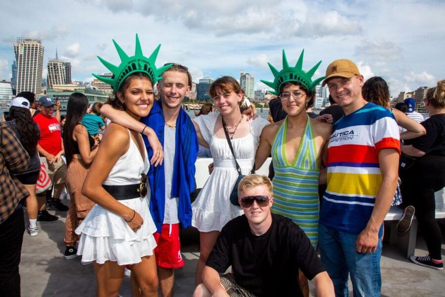 NYC: Manhattan & Statue of Liberty Cruise with Shuttle Bus - Photo deck strategy: where to stand and when to stay put