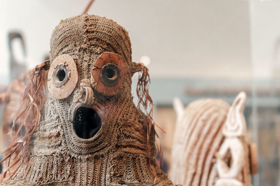 NYC: Meet the Met – Extended 3hr Small-Group Tour - Meeting in the Met lobby, then skipping the worst of the line