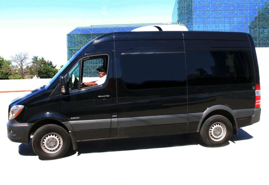 NYC: One-Way Shared Transfer to or from Newark Airport - Who Should Book This Newark to Manhattan Shuttle