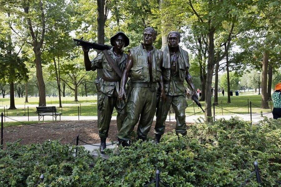 NYC: Philadelphia, Washington DC & Amish Country 2-Day Tour - Philadelphia Panoramas: Benjamin Franklin Parkway and Elfreth’s Alley