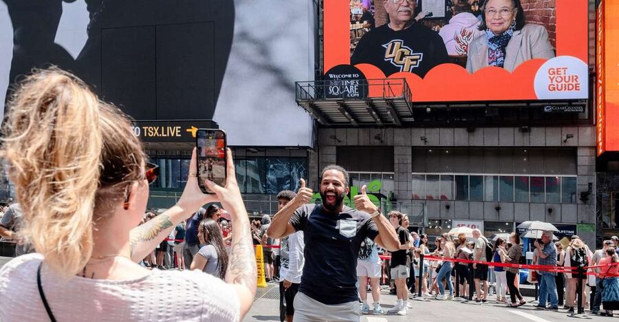 NYC: See Yourself on a Times Square Billboard for 24 Hours - Price and value: is $150 per person worth it?