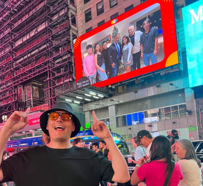 NYC: See Yourself on a Times Square Billboard for 24 Hours - Should you book a Times Square selfie billboard moment?