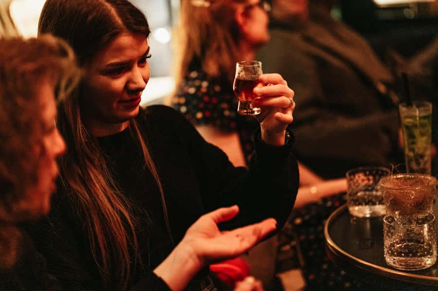 NYC: Speakeasy Drinks and Prohibition History Tour - Stop 1: An Iconic Bar Connected to Gangsters and Bootleggers